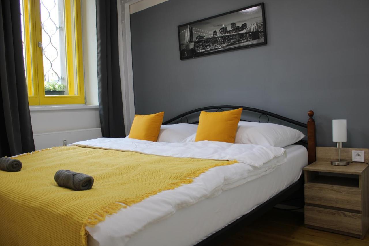 Lyly - Modern With Free Parking Apartment Prag